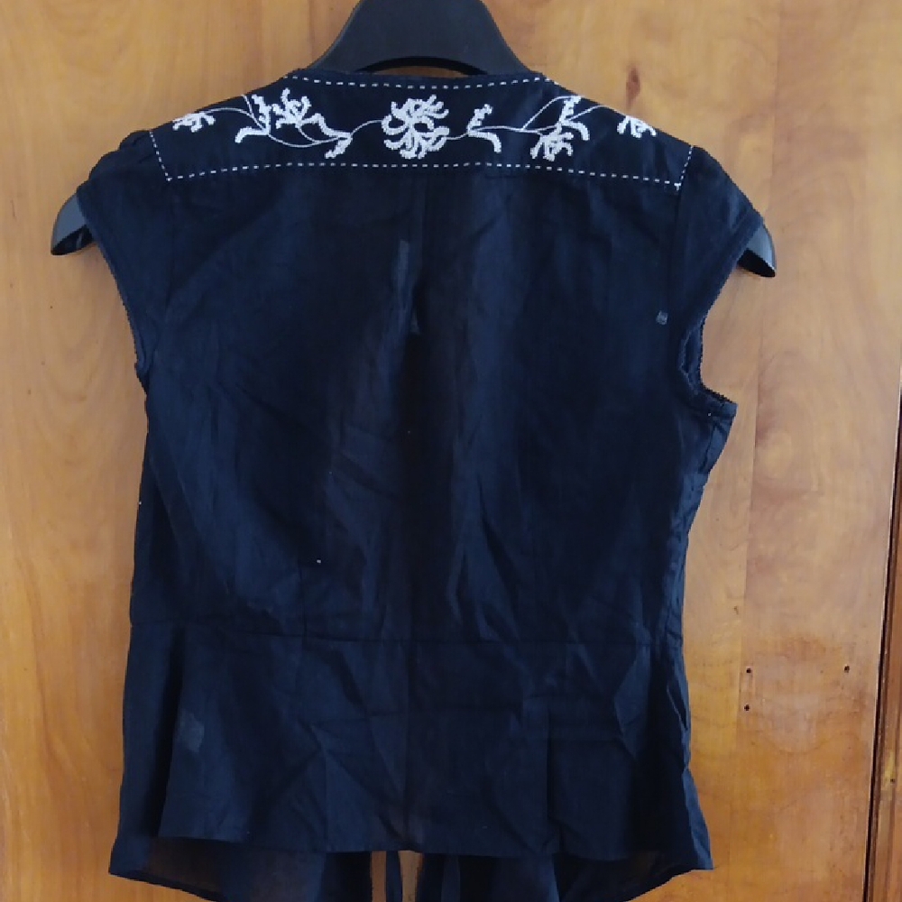 GAP Blue Sleeveless Crew Neck Blouse - Picture 4 of 10